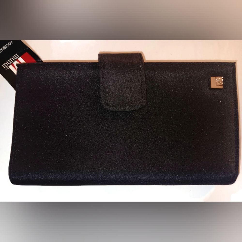 MUNDI MICROFIBER CHECKBOOK WALLET, BLACK